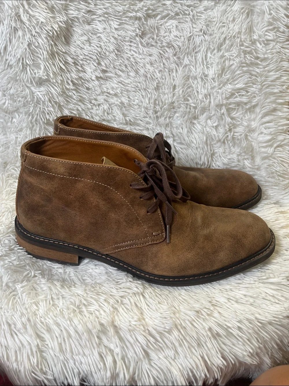 Vionic Men's Brown Leather Chukka Boots
